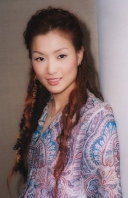 sam_long_hair.jpg (21642 bytes)